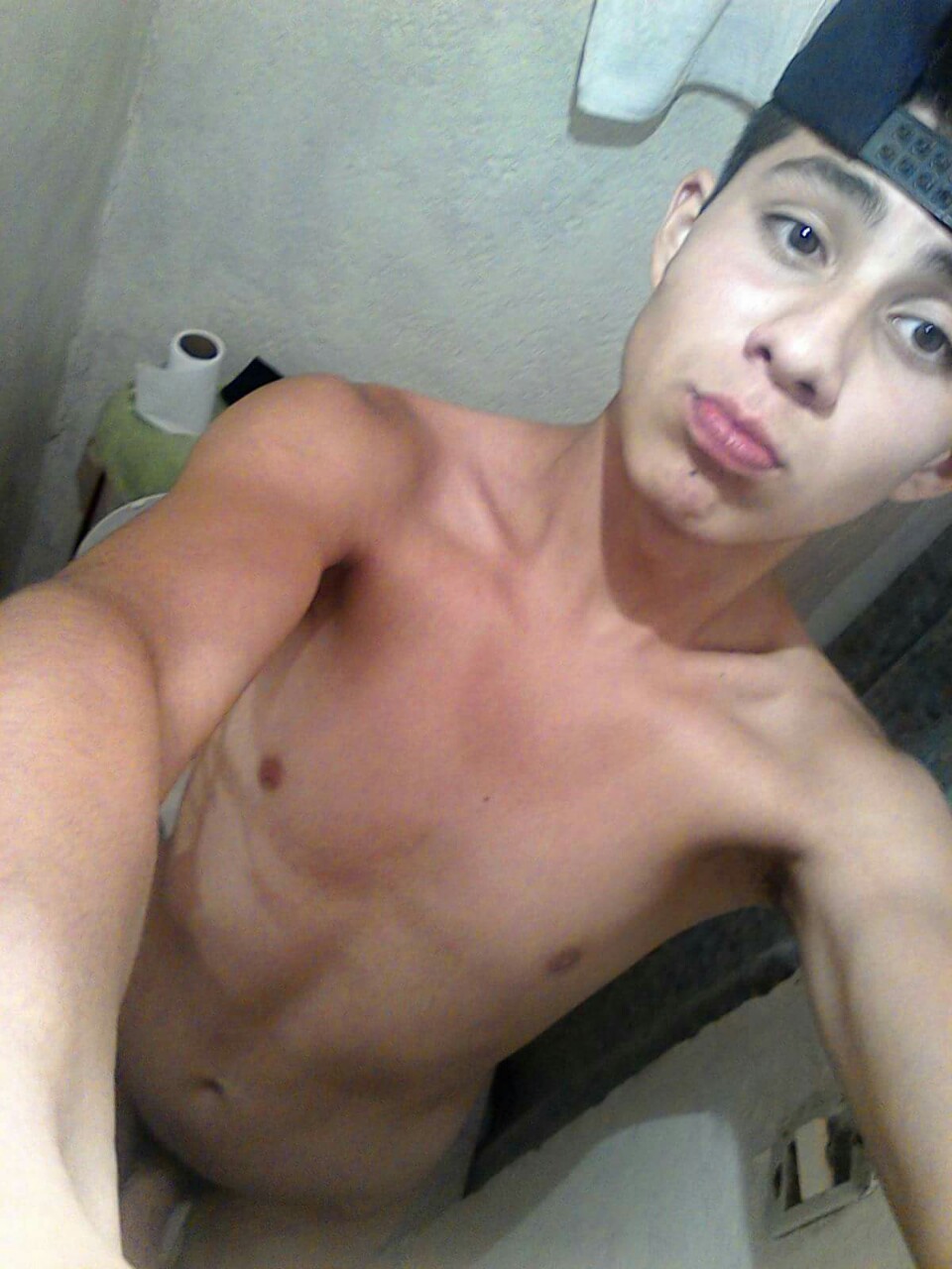 justamateurboyz:Baby face guy 19yo from Mexico city