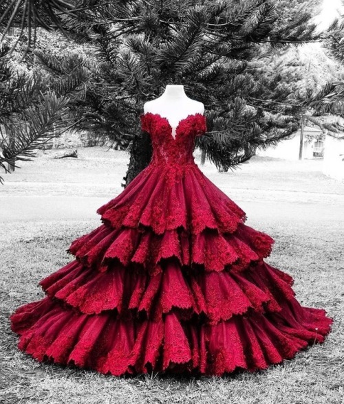fabulousfashionfreak:  Mak Tumang