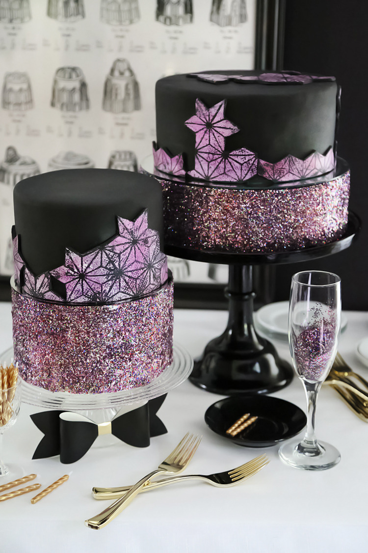 sweetoothgirl:  FRENCH VANILLA GLITTERATI CAKE  