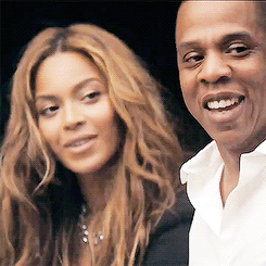 freekumdress:  seeing a picture of north westseeing a picture of north west with one of her parents in them