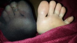 ilovestinkyfeet:  sole—ful:  Stocking foot  Sniff…..sniff