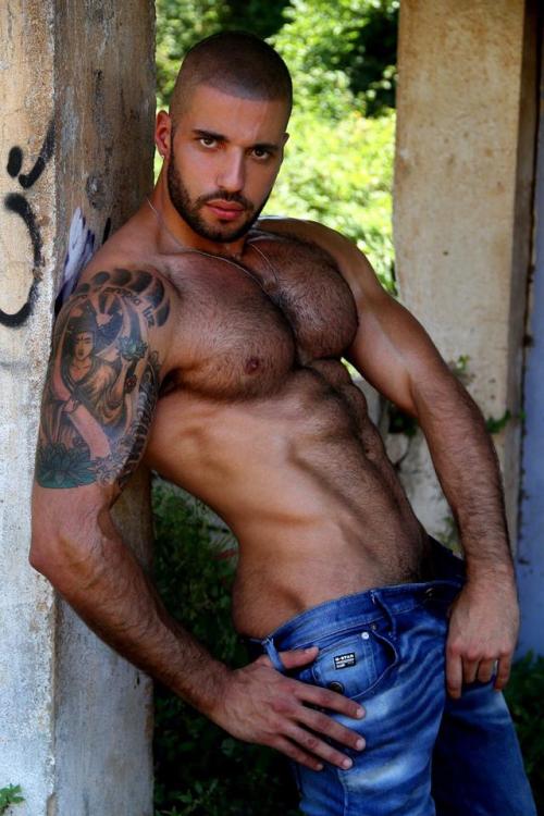 hungdownunder: Over 26,000  followers!     For thousands more hot guys follow me at: hungdow