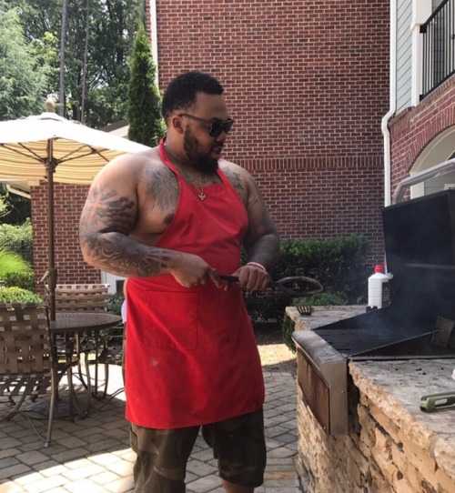 tattedsavage88: Cooking with premium tatted beef