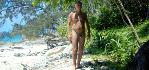 erasnude:Tropical freedom