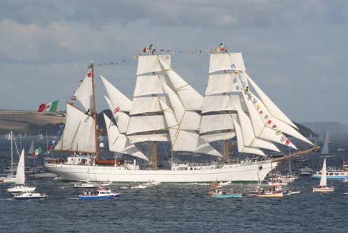 Mexican tall ship Cuauhtemoc leaving the coast at Falmouth