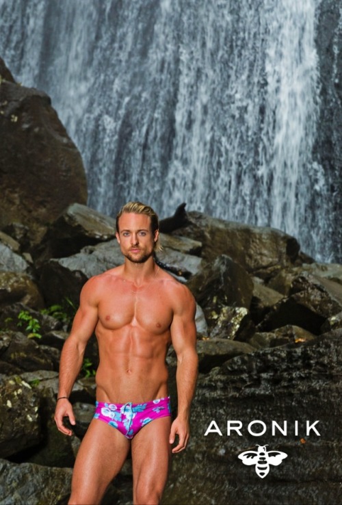aronikswim:  www.aronikswim.com 
