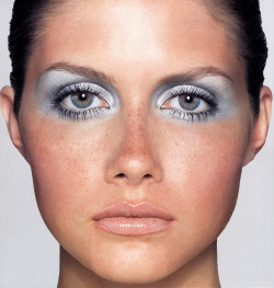 m4rgiela:makeup your mind: ana cláudia michels, caroline ribeiro ph. françois nars (2001)