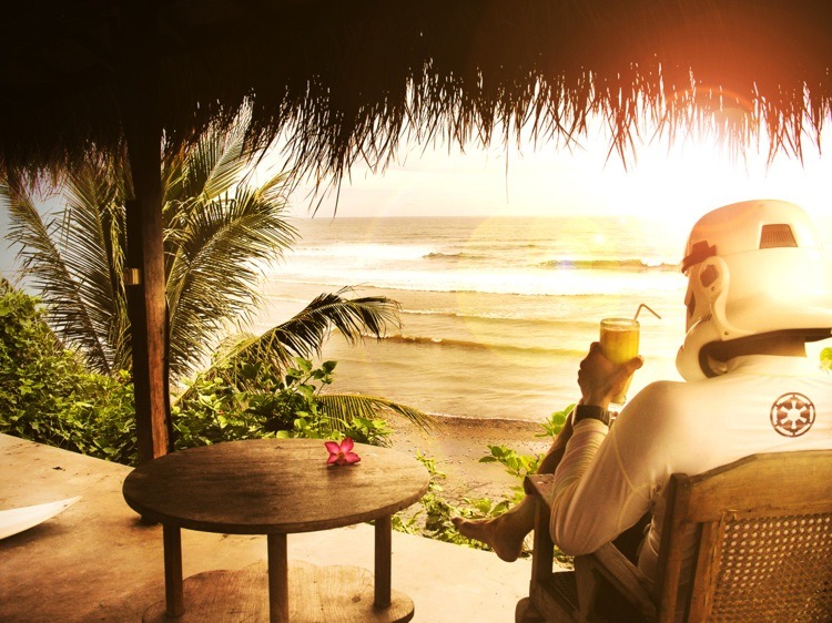 starwarsthesexyforceawakens:  sexyimperial:  Well this Stormtrooper is going on vacation