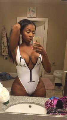 agymah7:  kingcosmo3:  Kashdoll  Chocolate