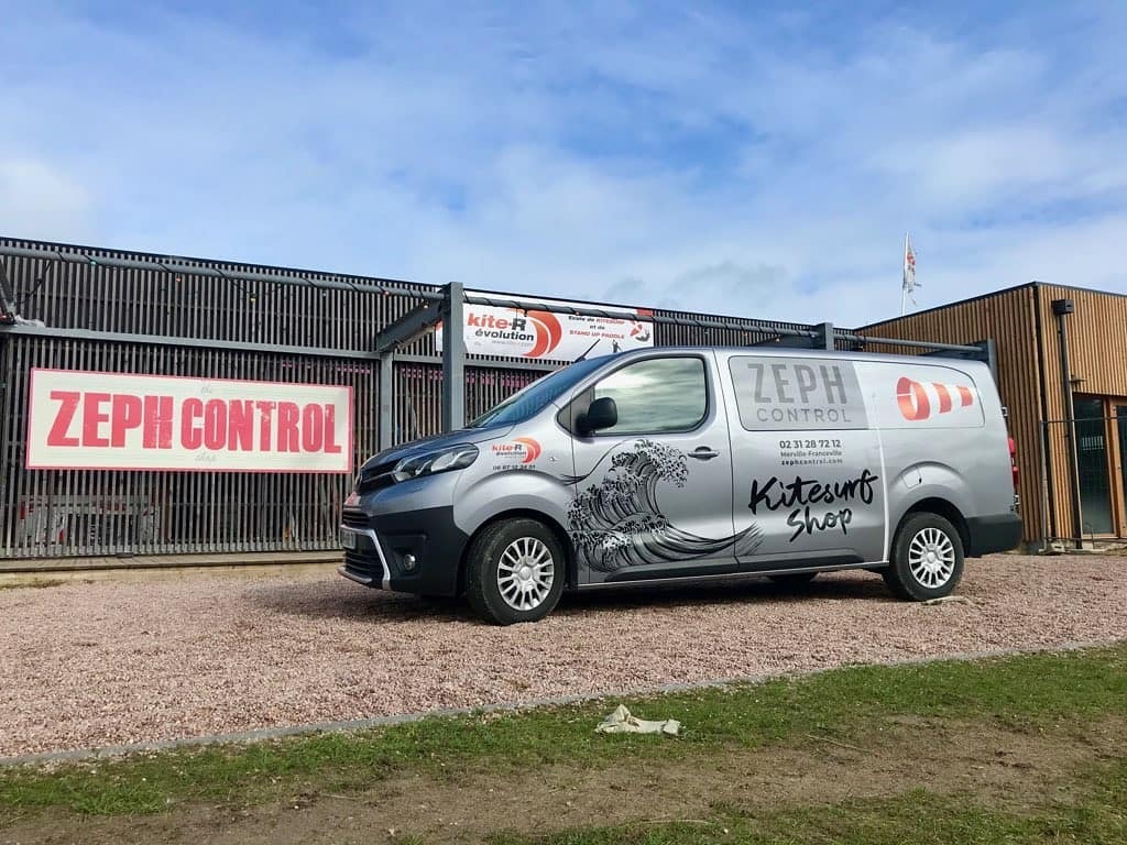 Le shop n'est pas encore prêt mais le camion, si !!! :)