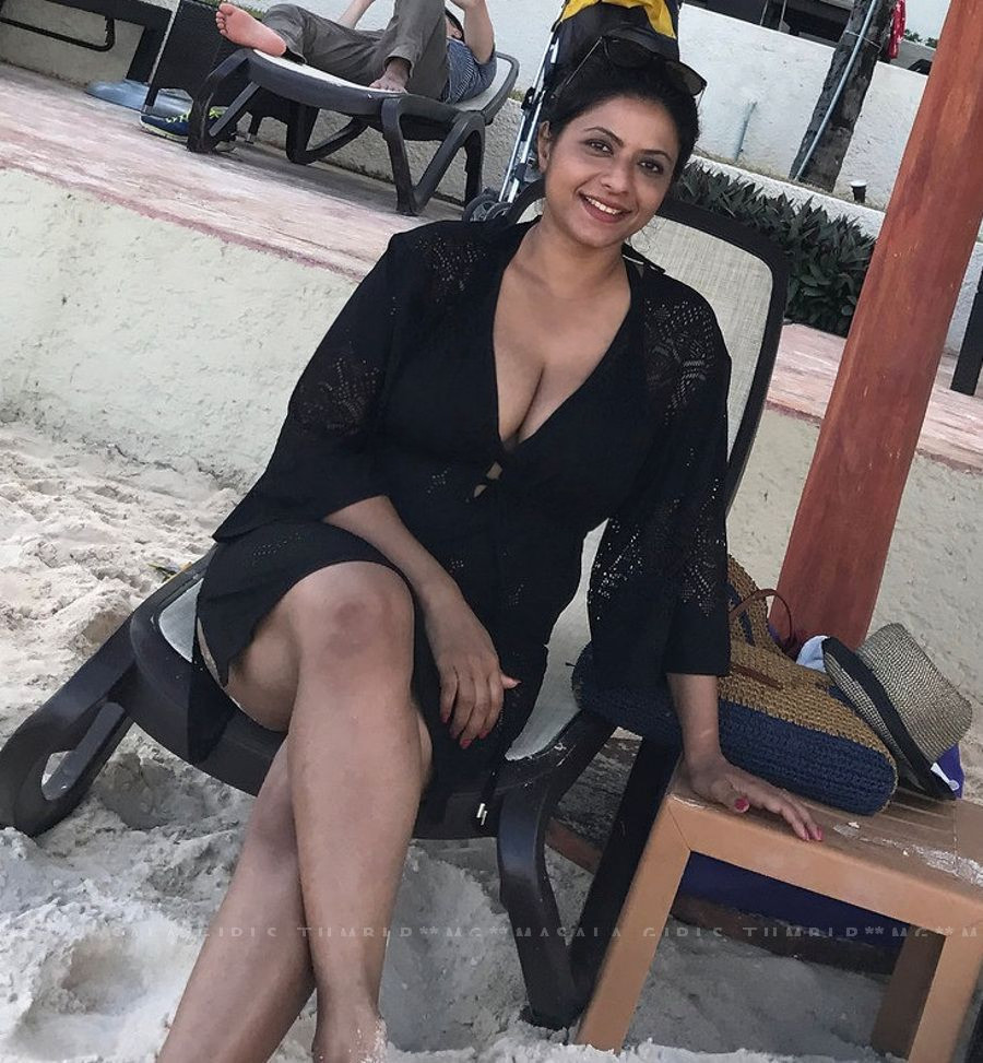 hottiedesiwife:  masalagirls: I think sometimes saree does not do justice to some