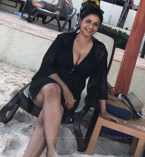 masalagirls:I think sometimes saree does not do justice to some big tit wives