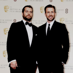 yikesevans:  Chris Evans + Henry Cavill ​+ bonus