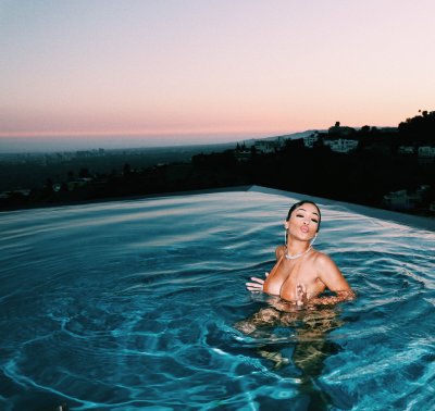 baddestgirlz:Good problem, @saweetie.