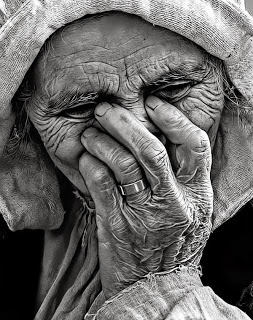anythingbeforebros:  In honor of elderly women everywhere. (source) 