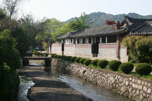 1144, Traditional Kaesong Folk Hotel, Kaesong, North Korea (DPRK) by MarietNL on Flickr.