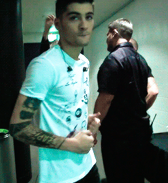 keepingupwithzayn:  (☞ﾟ∀ﾟ)☞ + 