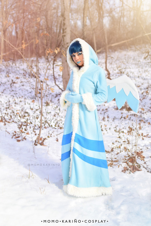 Taelia the Snow Faerie from Neopets. Cosplay made and modeled by me, and photo by Koji!