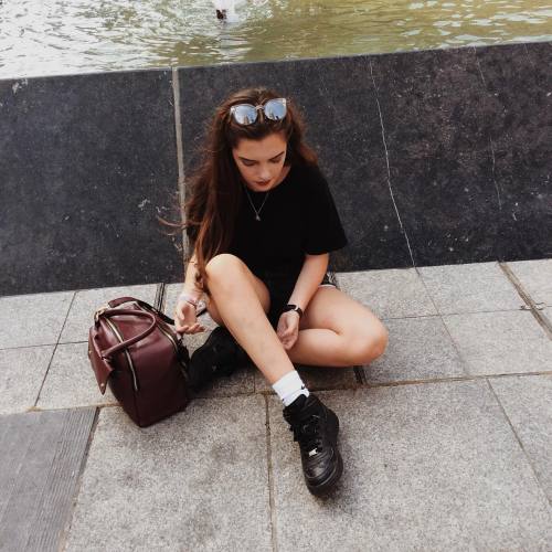c-hix: icelola: chilling on the floor u kno my style (at Gent Centrum) ig: @isabellebodequin -
