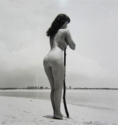 kitsunetsuki:Bunny Yeager - Bettie Page (1954)