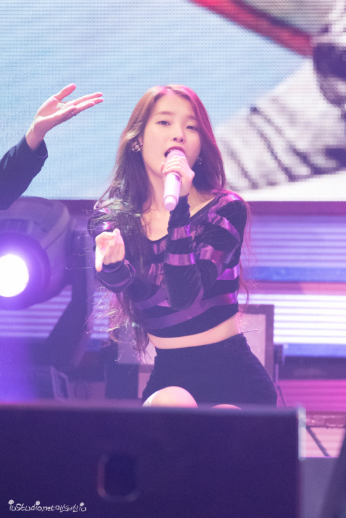 korean-dreams-girls:  IU - Chat-Shire Concert Pics