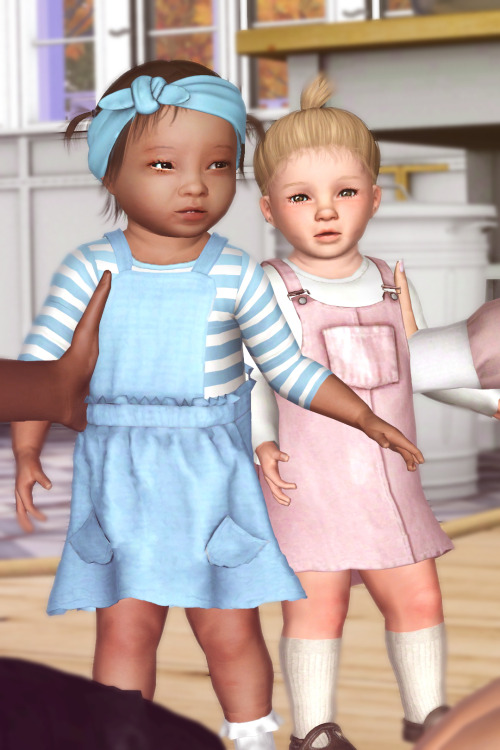 Little Indie and Harper came over to visit@lilacprettysims