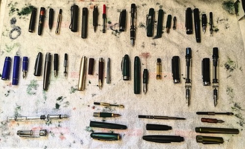 bookmarksandbrushpens: It’s pen cleaning day! There is nothing more satisfying than looking ov