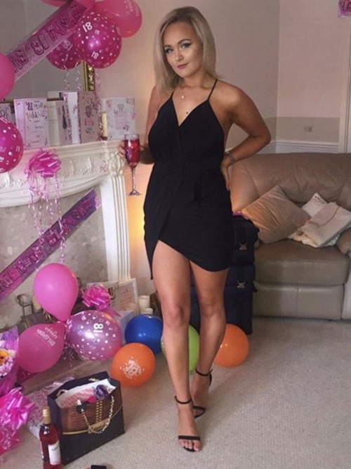 Random Hot Babes - Mini Dresses, High Heels & Legs
