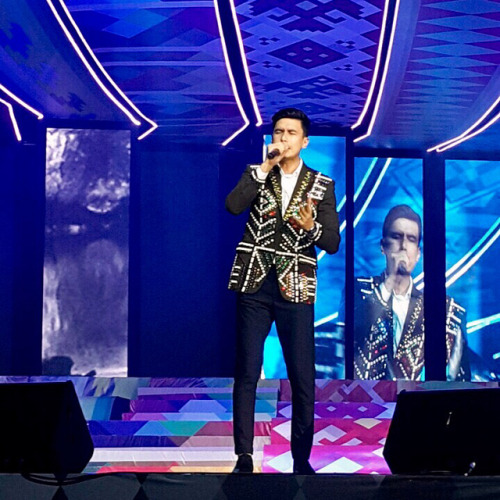 sillysalie:Extremely proud of @xtianbautista for being such a great artist and for being the sole re