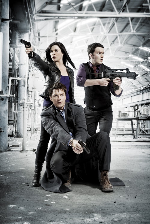 nixxie-fic: 2/3 - CSI Cardiff - Ianto Jones, Gwen Cooper  &amp; Jack Harkness - Torchwood s