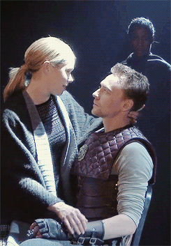 haveahiddles:hiddlesbiscuit:ladiesloveloki:consulting-lokean:geekishchic:hard-on-for-hiddleston:O, a
