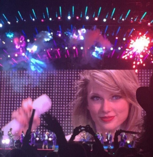 republicofswift:it’s okay olivia/olaf i’m melting too