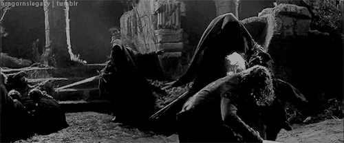 LOTR: The Fellowship of the Ring (2001) - Aragorn vs the Ringwraths 