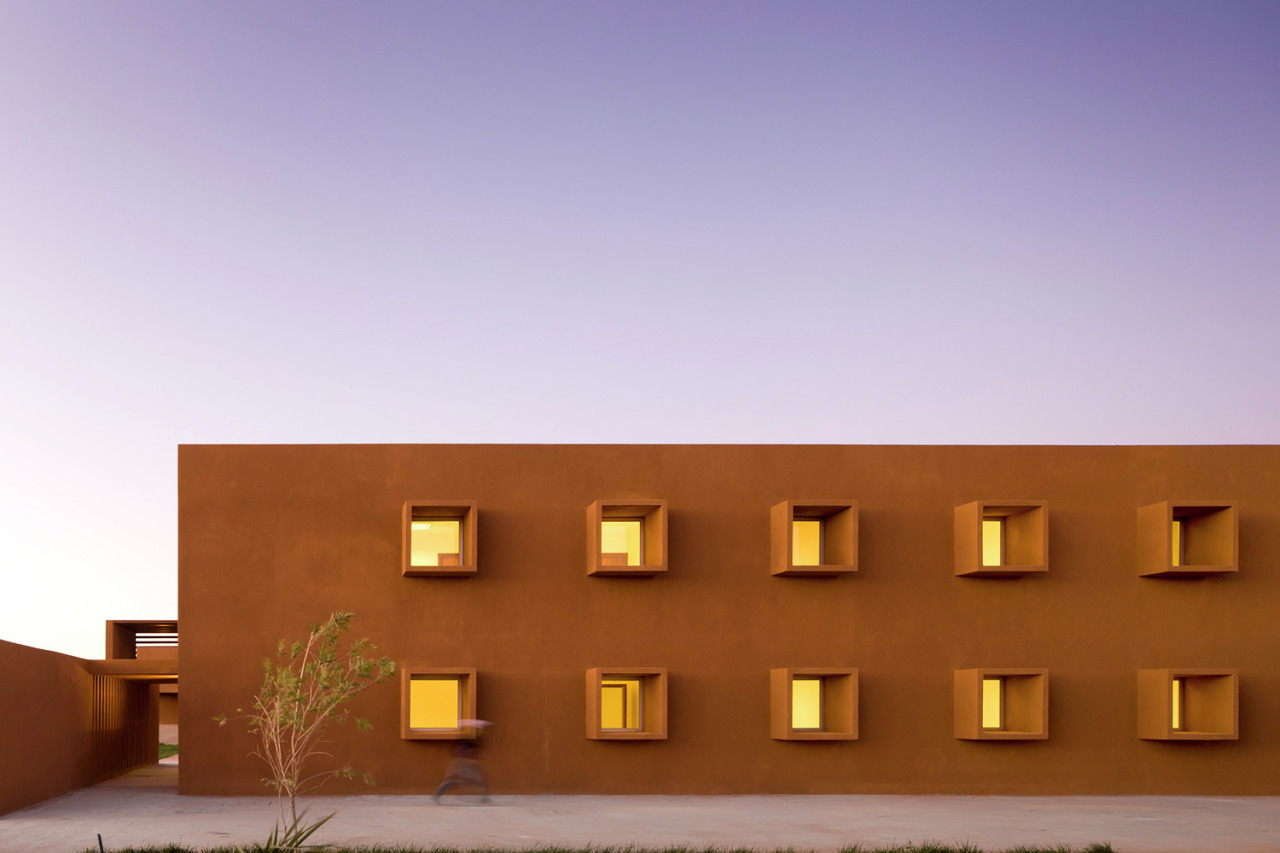 kazu721010:  Technology School of Guelmim / Saad El Kabbaj + Driss Kettani + Mohamed