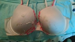 grabandsplash:  One of my favorite bras of my wife’s