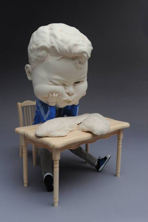 lustik:A Job Offer, Porcelain, model figure and furniture, Jun 2015 by Johnson Tsang.Lustik:  twitte