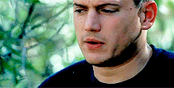 courteneyact:  My name is Michael Scofield and I’m a fugitive. 