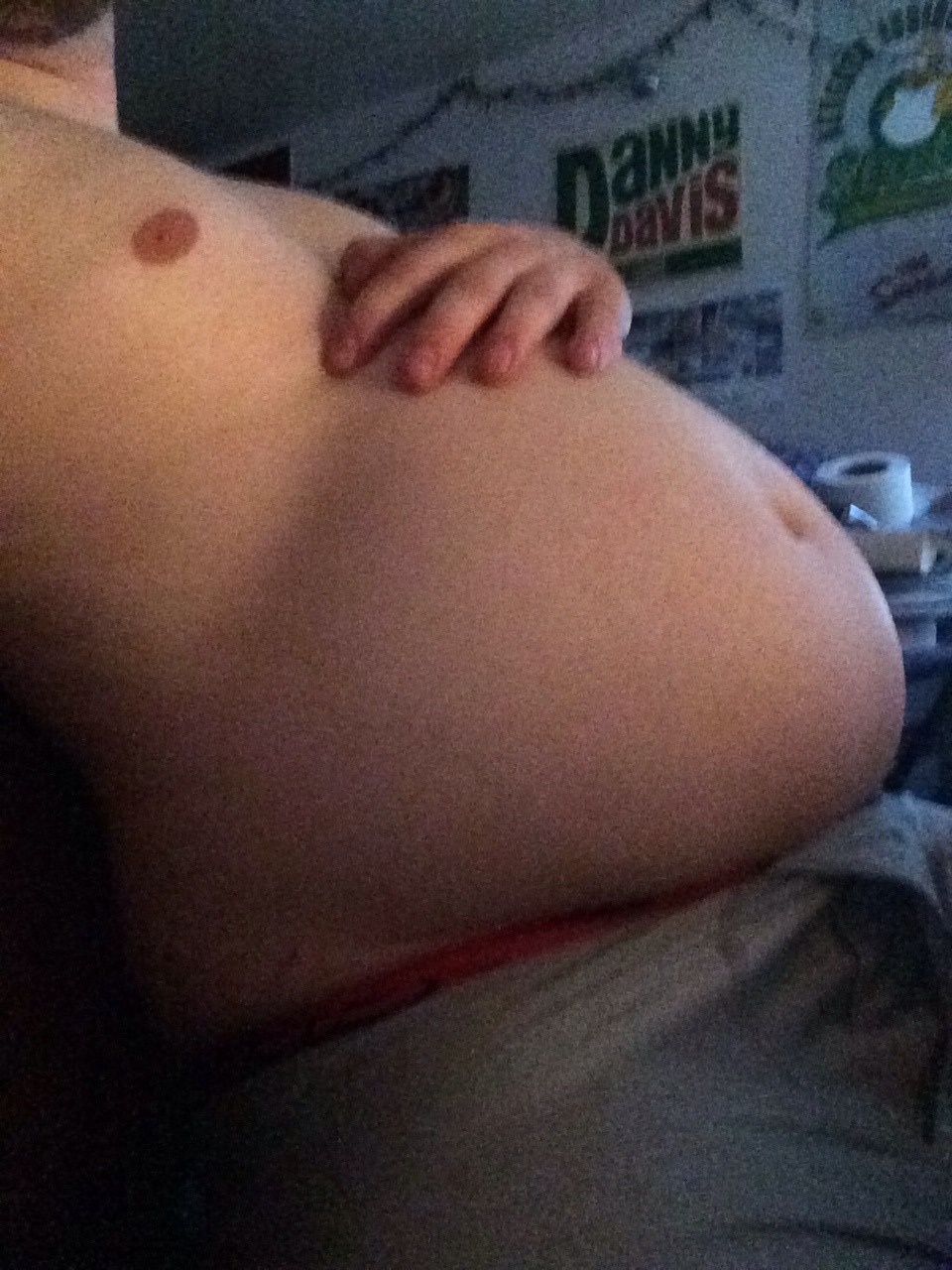 bellylover111:  Wow I just cant stop eating!!! My belly is getting so fucking big!!