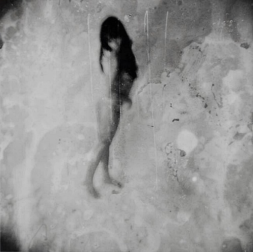 miss-catastrofes-naturales:  Arezu Karoobi Untitled 