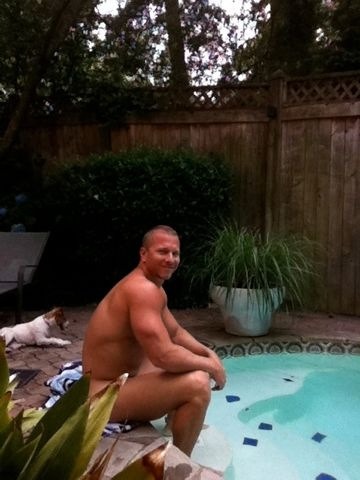 guysthatgetmehard:  spending the afternoon at the pool with abb 