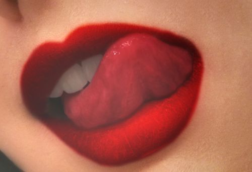 beautiful-blue-eyed-girl:  Mmmmmmm…..yes. Him💋 