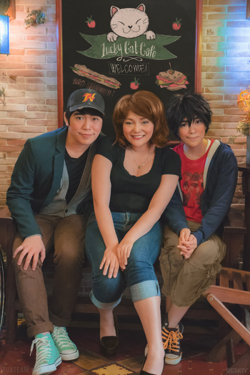 behindinfinity:  A slice of life from San Fransokyo's Lucky Cat Cafe Big Hero 6 cosplayHiro •  Jin (me) / Tadashi •  Miguel / Aunt Cass • Katphotos by Reskiy » Part of our Big Hero 6 photo series (•–•)  Aunt Cass~ < |D’“”“