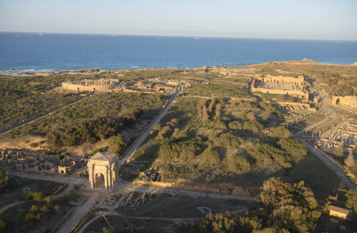 ignudiamore:The ruins of Leptis Magna, a prominent city of the Roman Empire near present-day Khoms, 