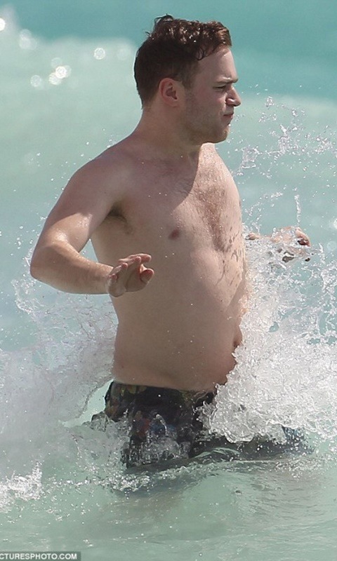 male-and-others-drugs:   Olly Murs shirtless