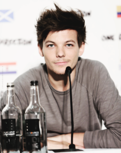 zaynrocksmyworld:  Louis at the press conference today (16th May 2013) 