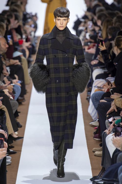 CHECK COATMale check coats,tartan dressing gowns and Prince of Wales capes, this is the &ldquo;pictu