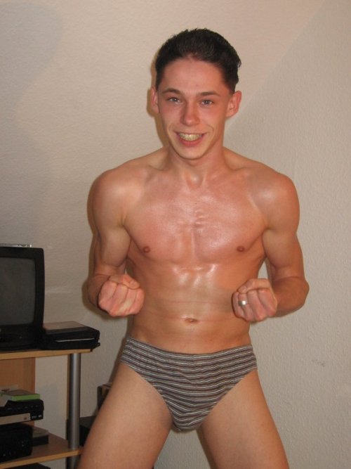 mostlymensunderwear: Twink showing off in his bulging briefs