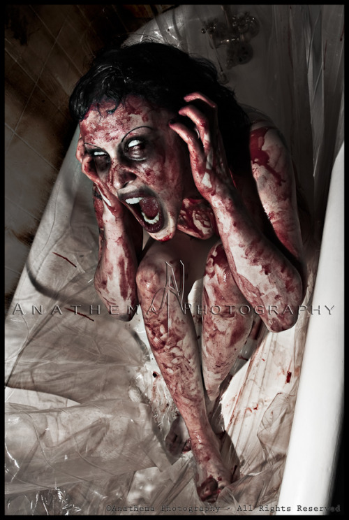 darkkaart:  Blood Shower Screamby *Anathema-Photography  
