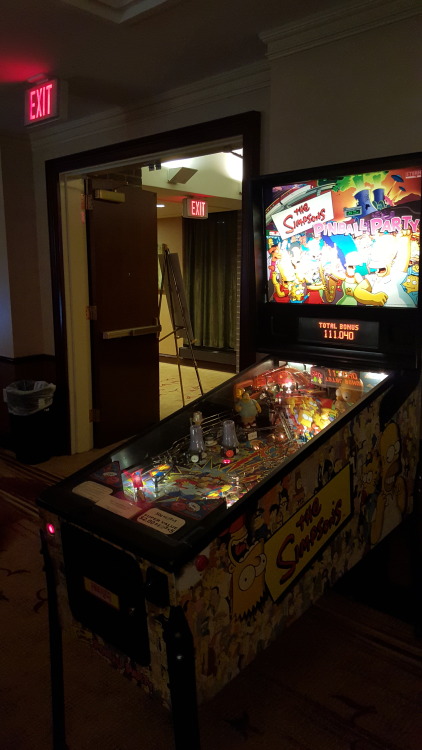 themalecrystalgem:So it took me this long to realize the pinball games were free. Because of that, I