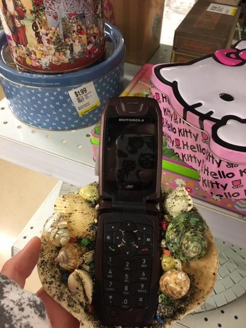 shiftythrifting:Submitted by Rachel: SHELL PHONE   SHELL PHONE   SHELL PHONE  